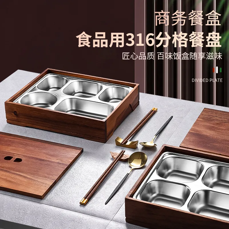 Meal Prep Japanese Food - Bento-Box aus schwarzem Walnussholz mit geteiltem
